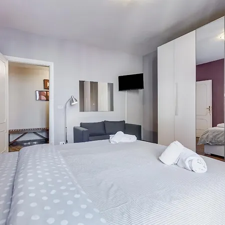 Lux House Termini Station Appartamento *